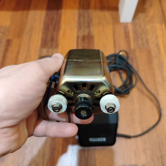 Педаль + двигатель для швейной машинки Riccar в отличном состоянии