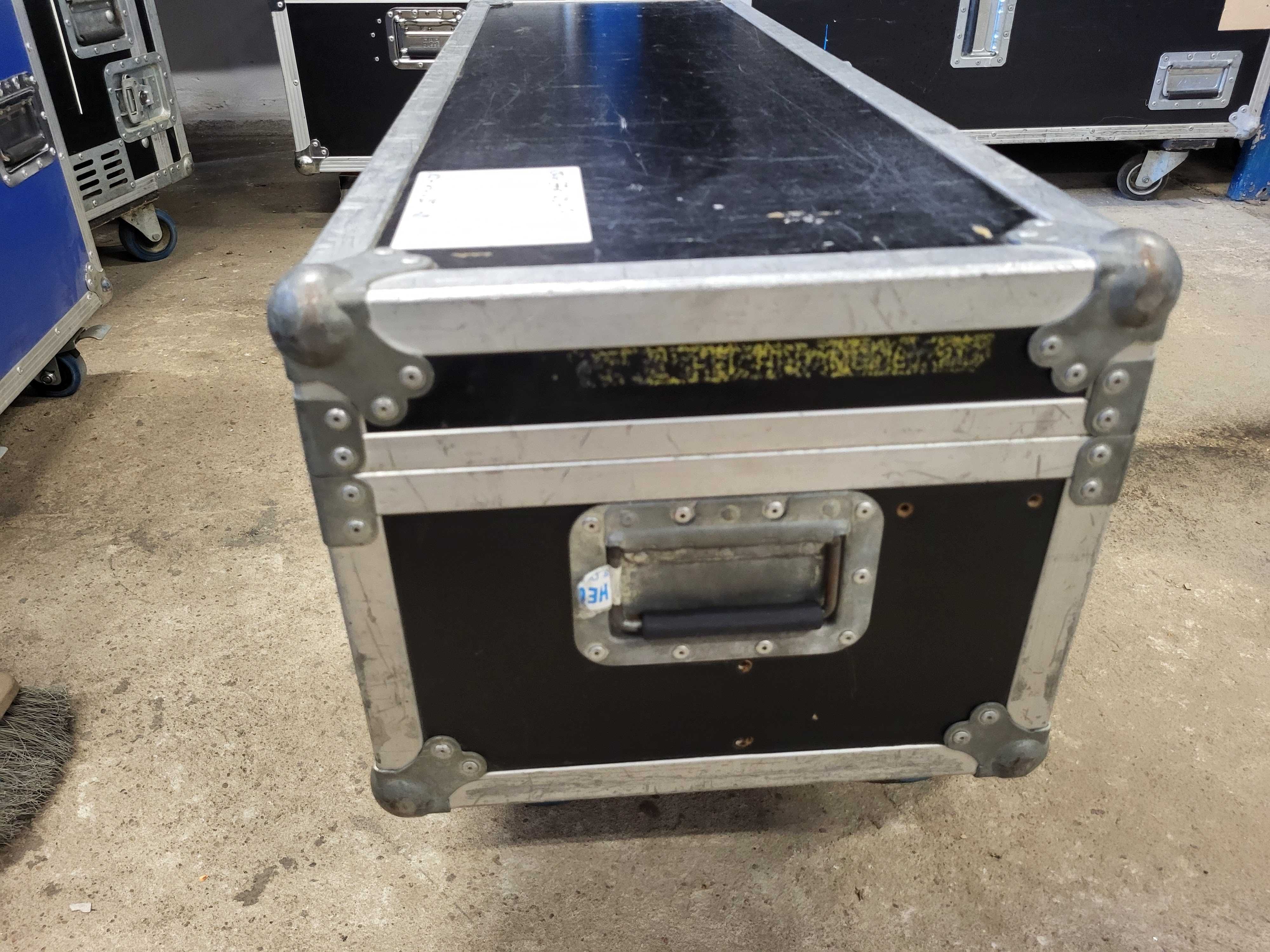 120x37x30 Case skrzynia, koła // FAKTURA