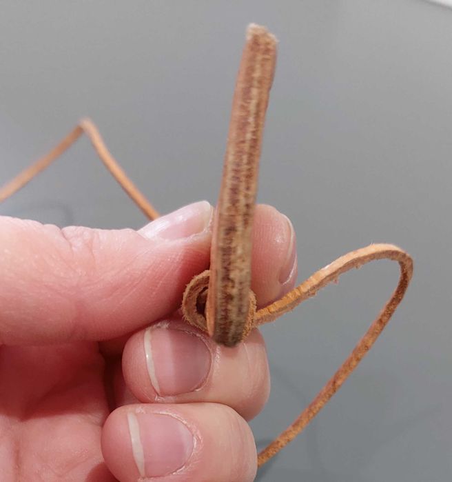 Szkaplerz Maryja ze skóry naszyjnik łańcuszek rzemyk