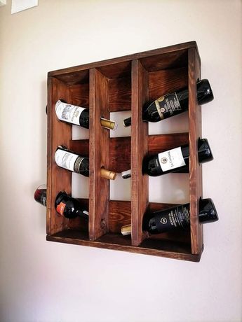 Drewniana półka na wino