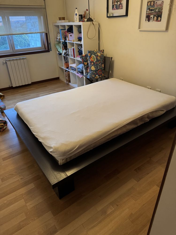 Vendo cama e colchão