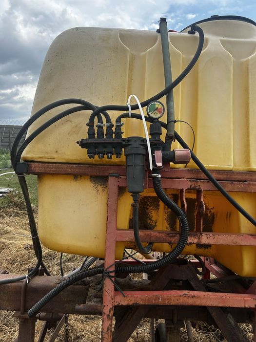 Просапний культиватор КРН 5,6 з системою для внесення рідких добрив