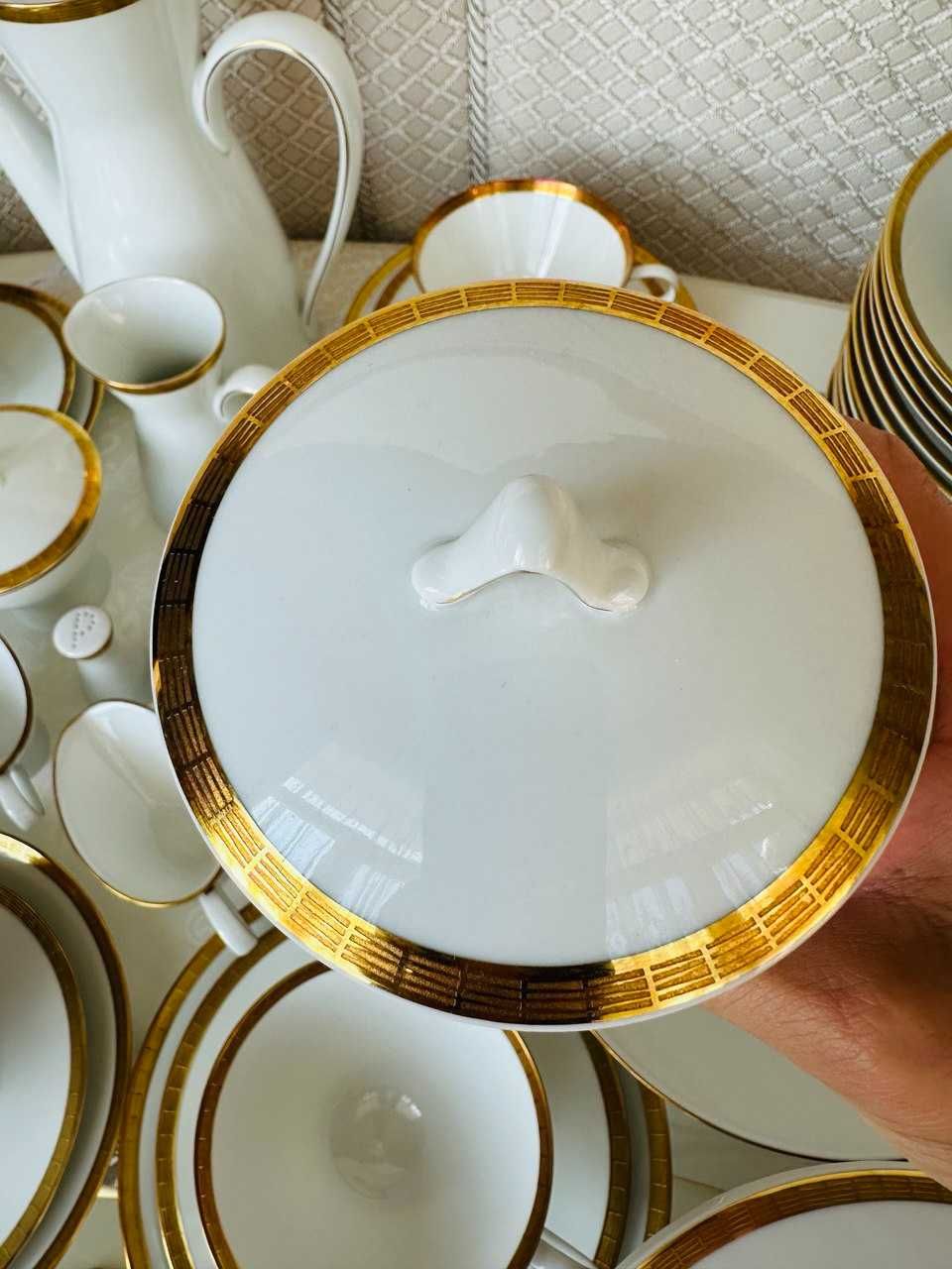 Сервіз столово-чайний Rosenthal білосніжний з золотою облямівкою 12 пр