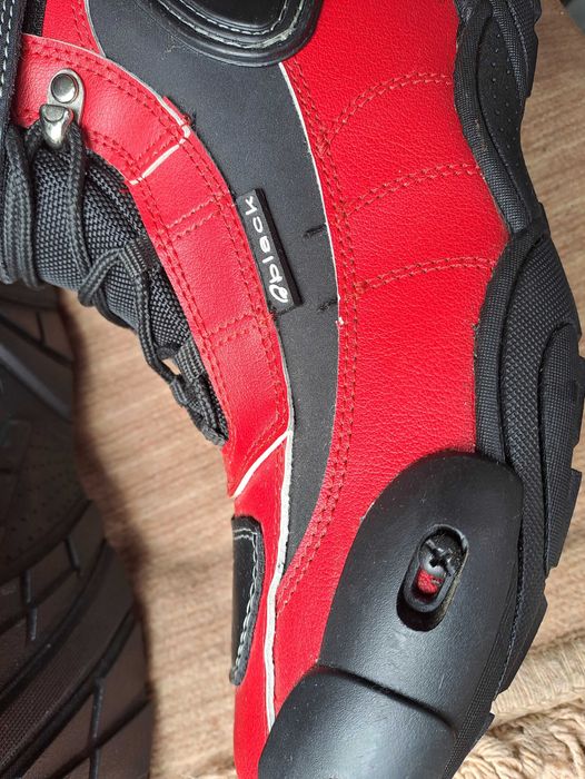 Мотоботи   продам  нові