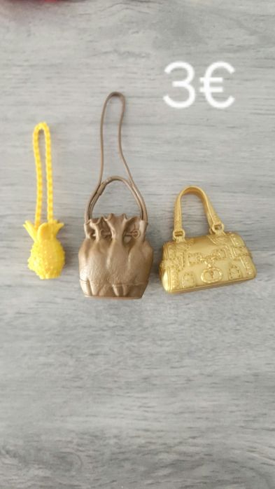 Carteiras Barbie e outras