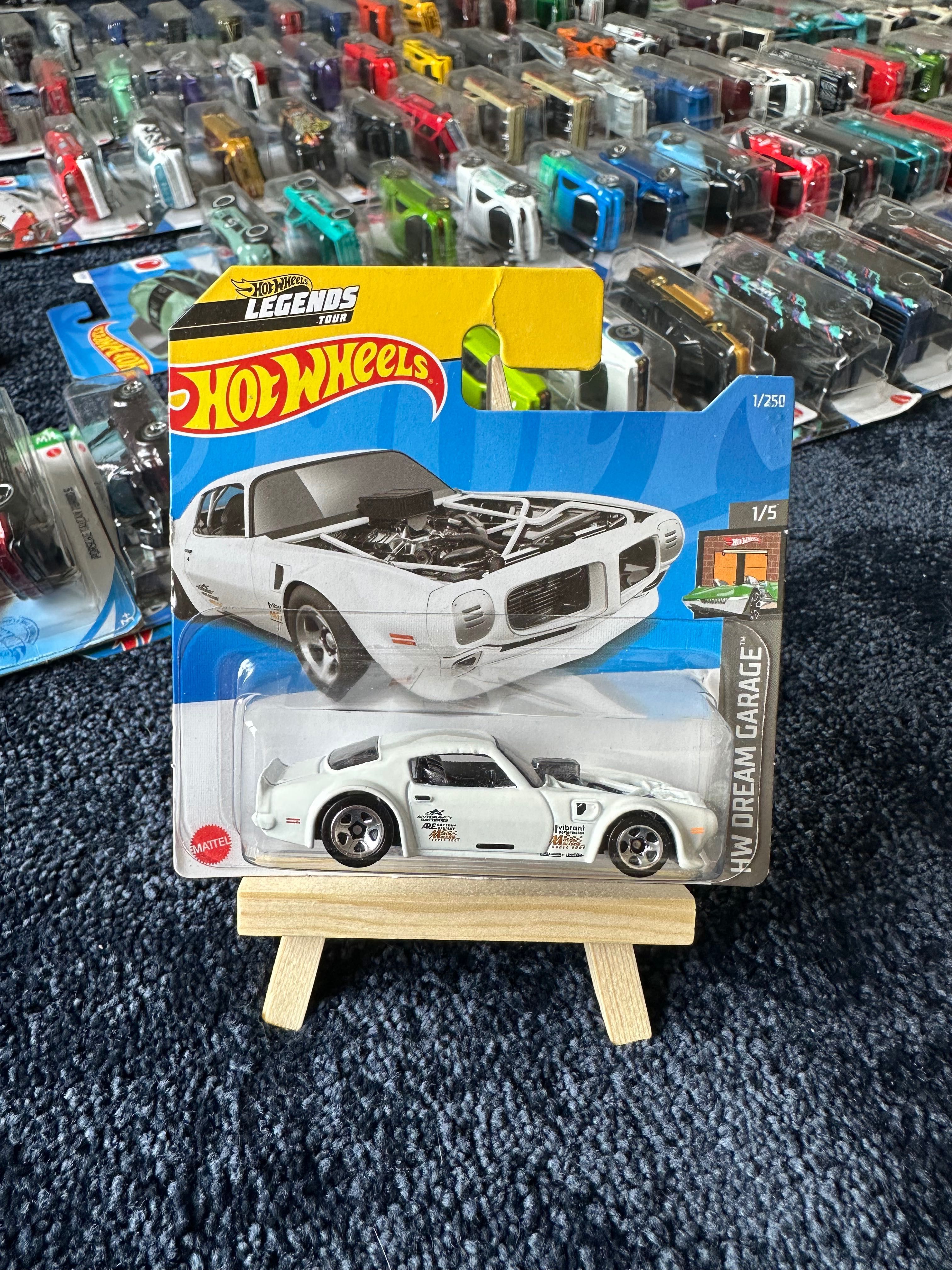 hot wheels legends tour 1970 Pontiac firebird biały