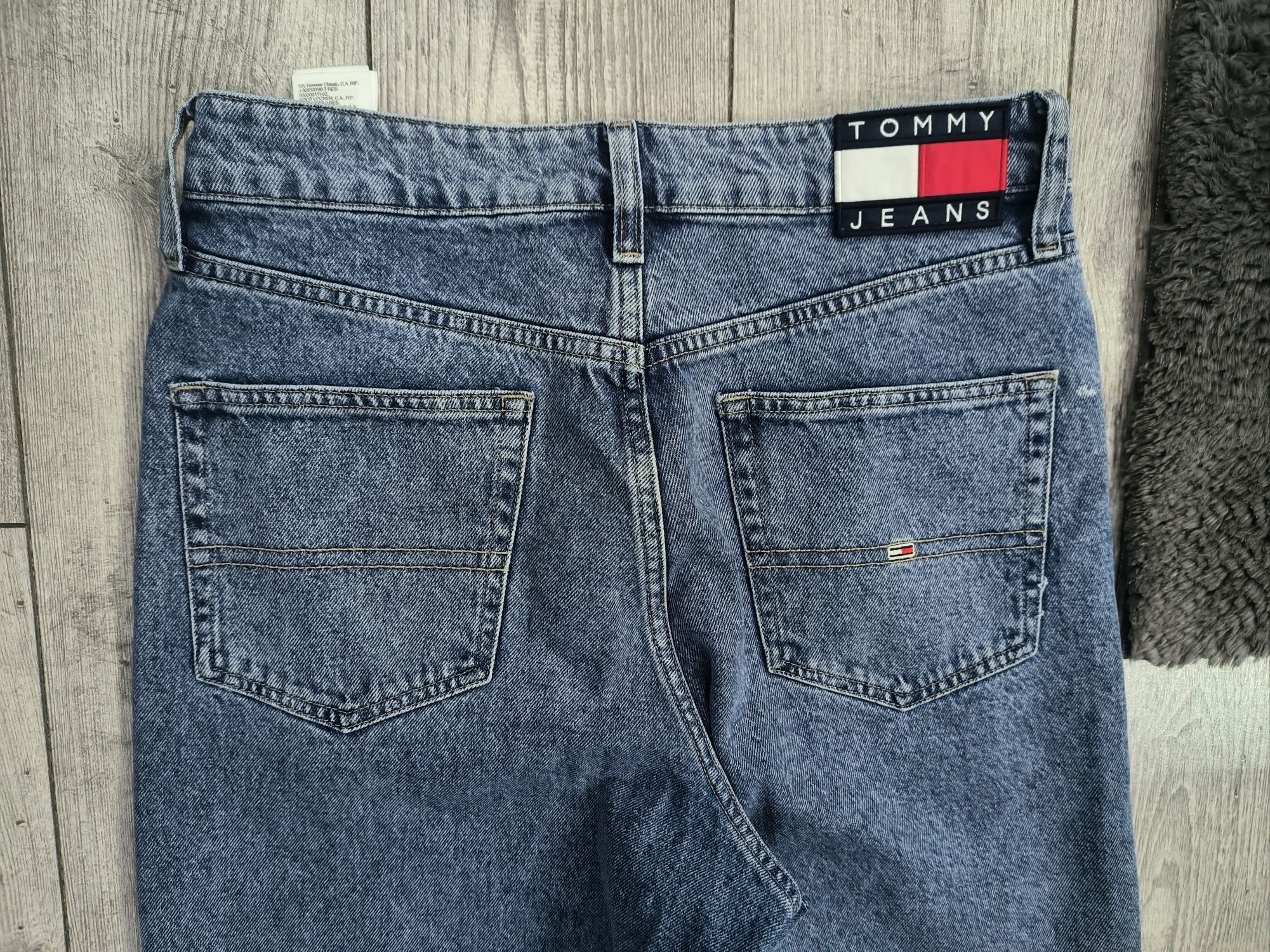 Jeansy relaxed fit Tommy Hilfiger  rozmiar 164 (28/30)