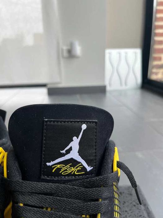 Buty-Trampk-Jordan 4 Retro Thunder  R.42