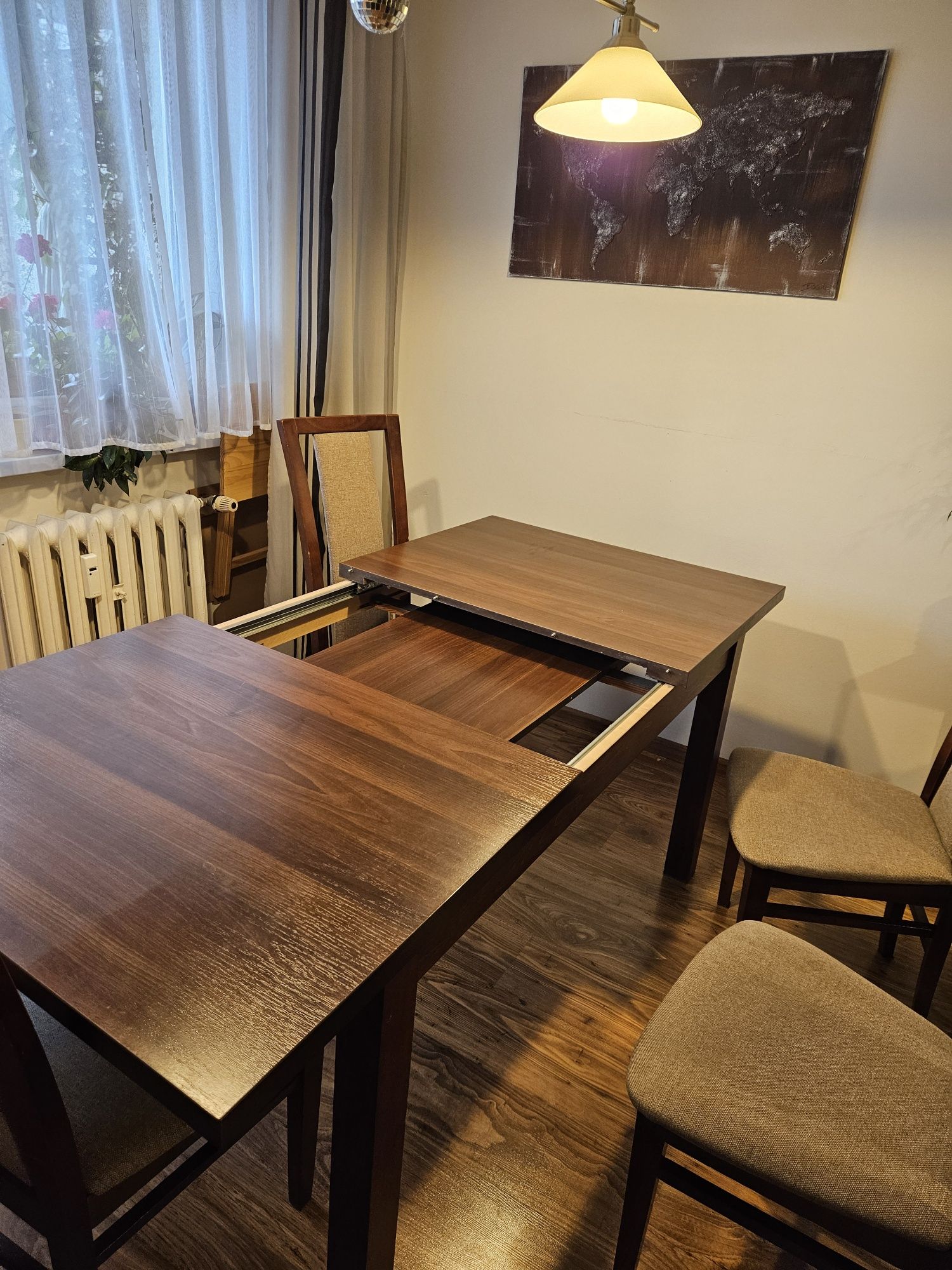 Stół rozkładany + 6 krzeseł