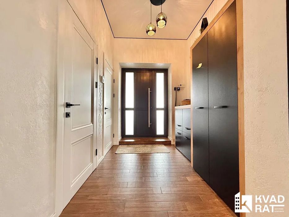 Продаж одноповерхового будинку з басейном та ділянкою 13.5 сот