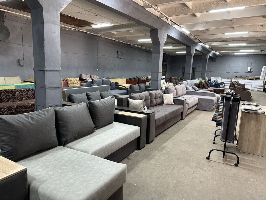 Склад дешевих меблів! Б/у , відновлені дивани, ліжка з матрацами, стіл