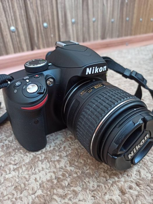 Продам фотоаппарат зеркальный Nicon D3200+сумка