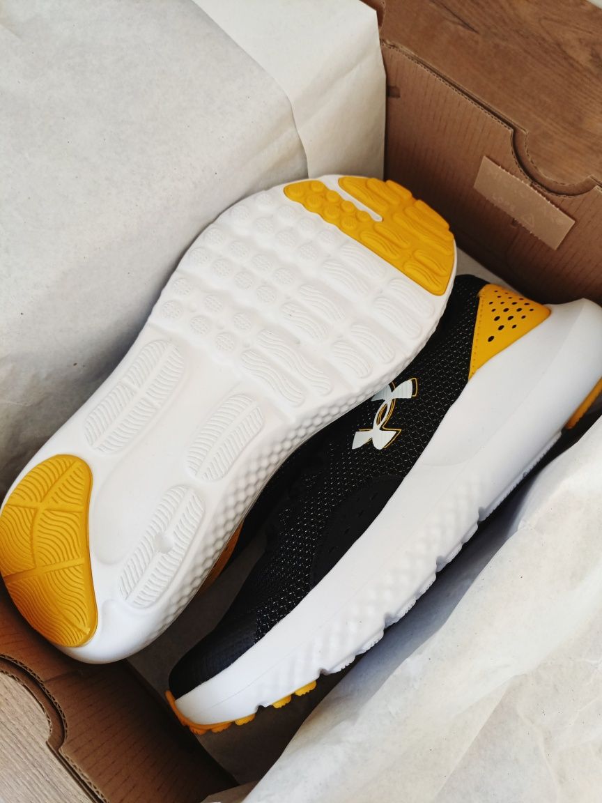 Oryginalne Under Armour buty sportowe chłopięce adidasy czarne