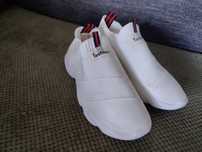 Sportowe materiałowe buty białe