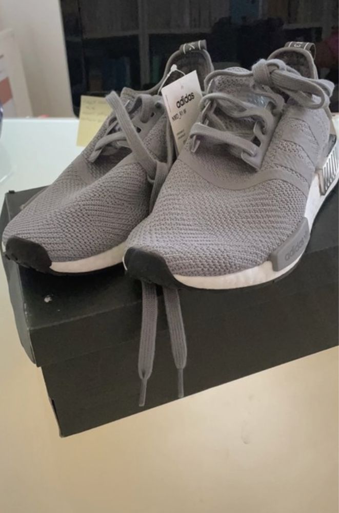 Ténis Adidas NMD R1 NOVOS