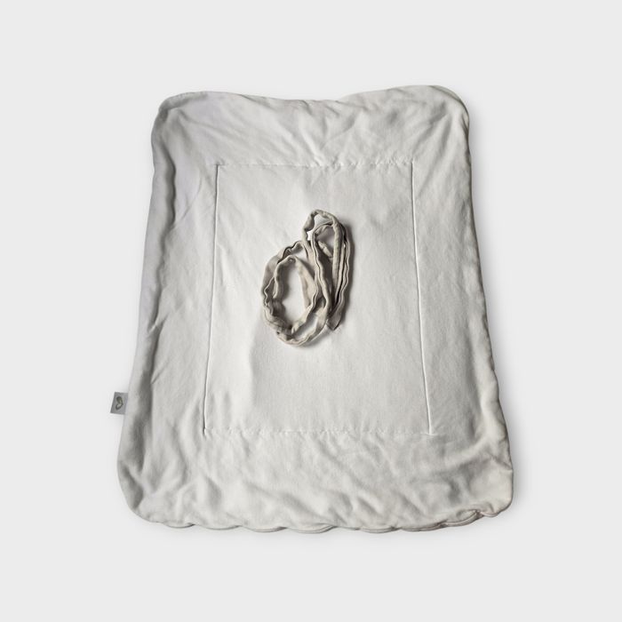 Rożek niemowlęcy biały z szarym pasem Roger Publishing Mamaginekolog