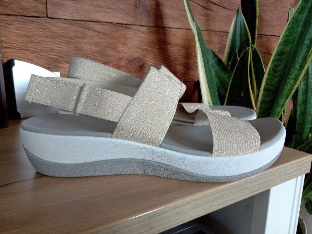 Sandały Clarks Cusion Soft rozmiar 41