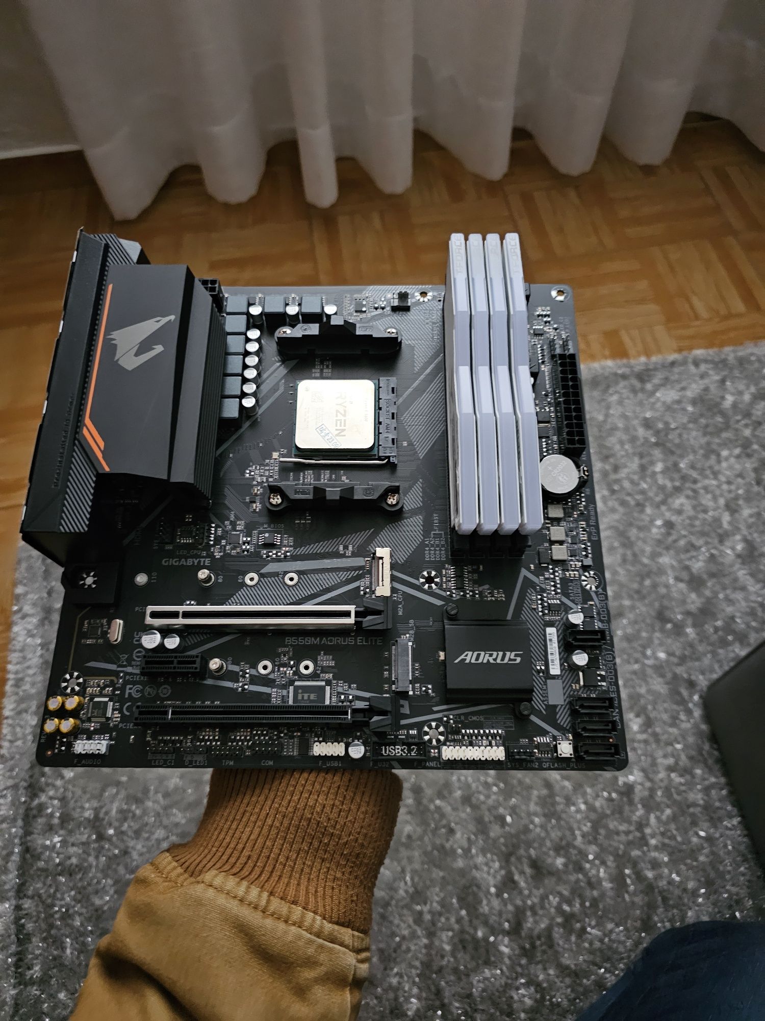 Vendo ou troco por ps5 mais acertorx7800xt mais ryzen 52600