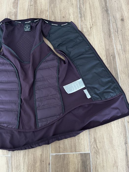 Жилетка жін. Nike Aeroloft