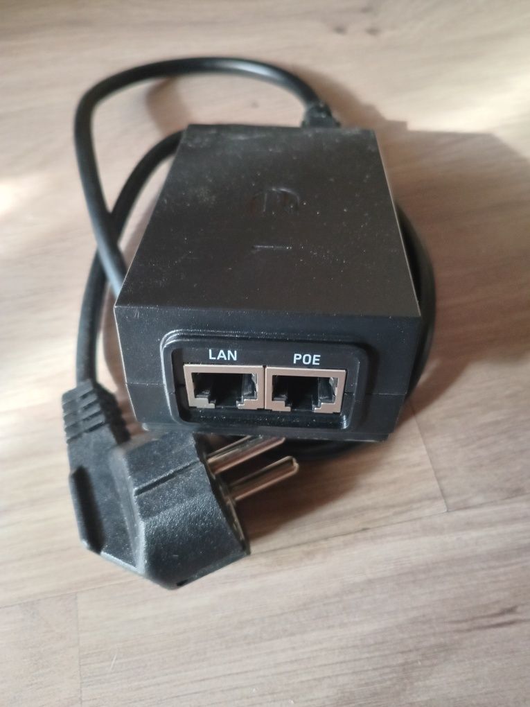 POE-інжектор 24 V 1 A (24 Вт) з портами Ethernet 10/100 Мбіт/с