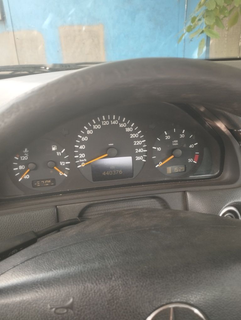 Продам мерс E200 w210 dizel