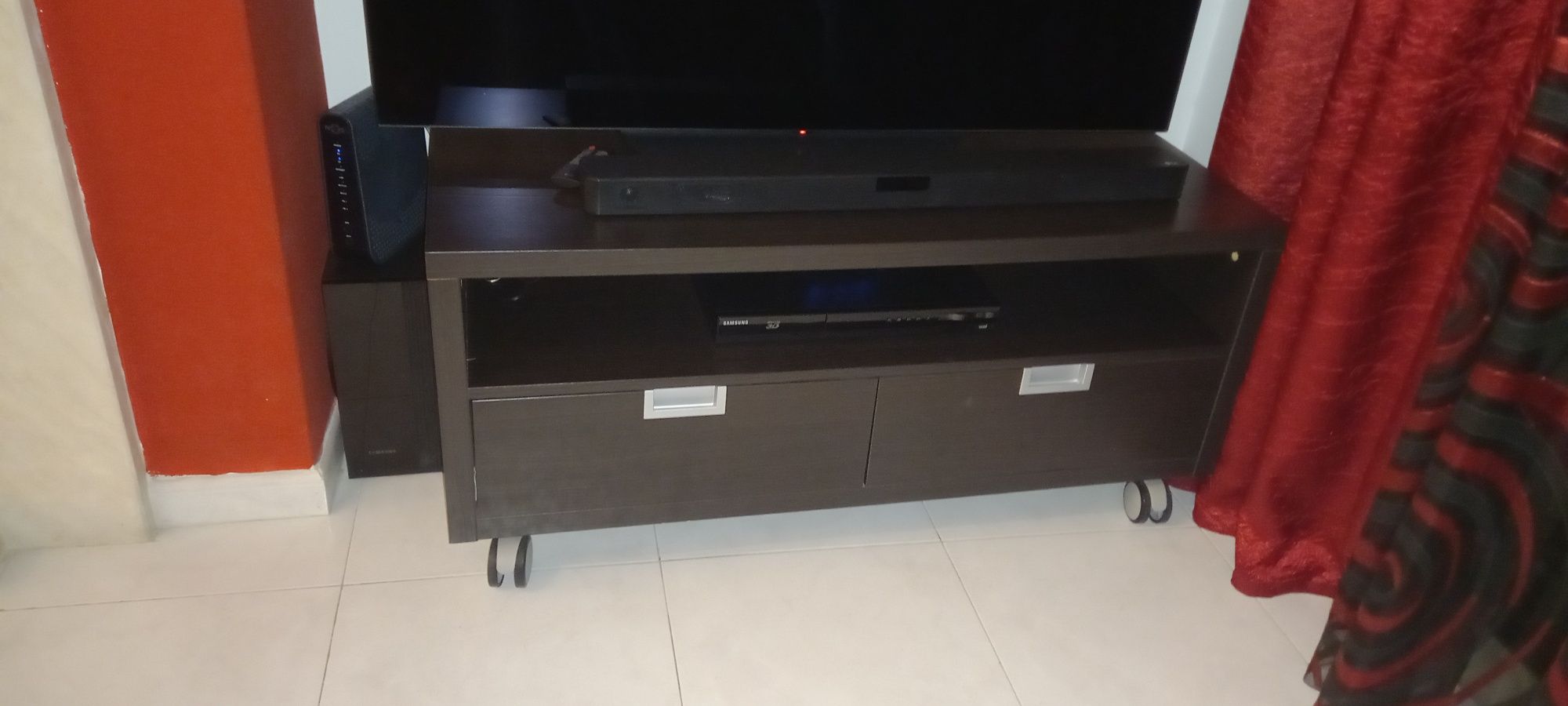 Movel para  tv ikea com rodas