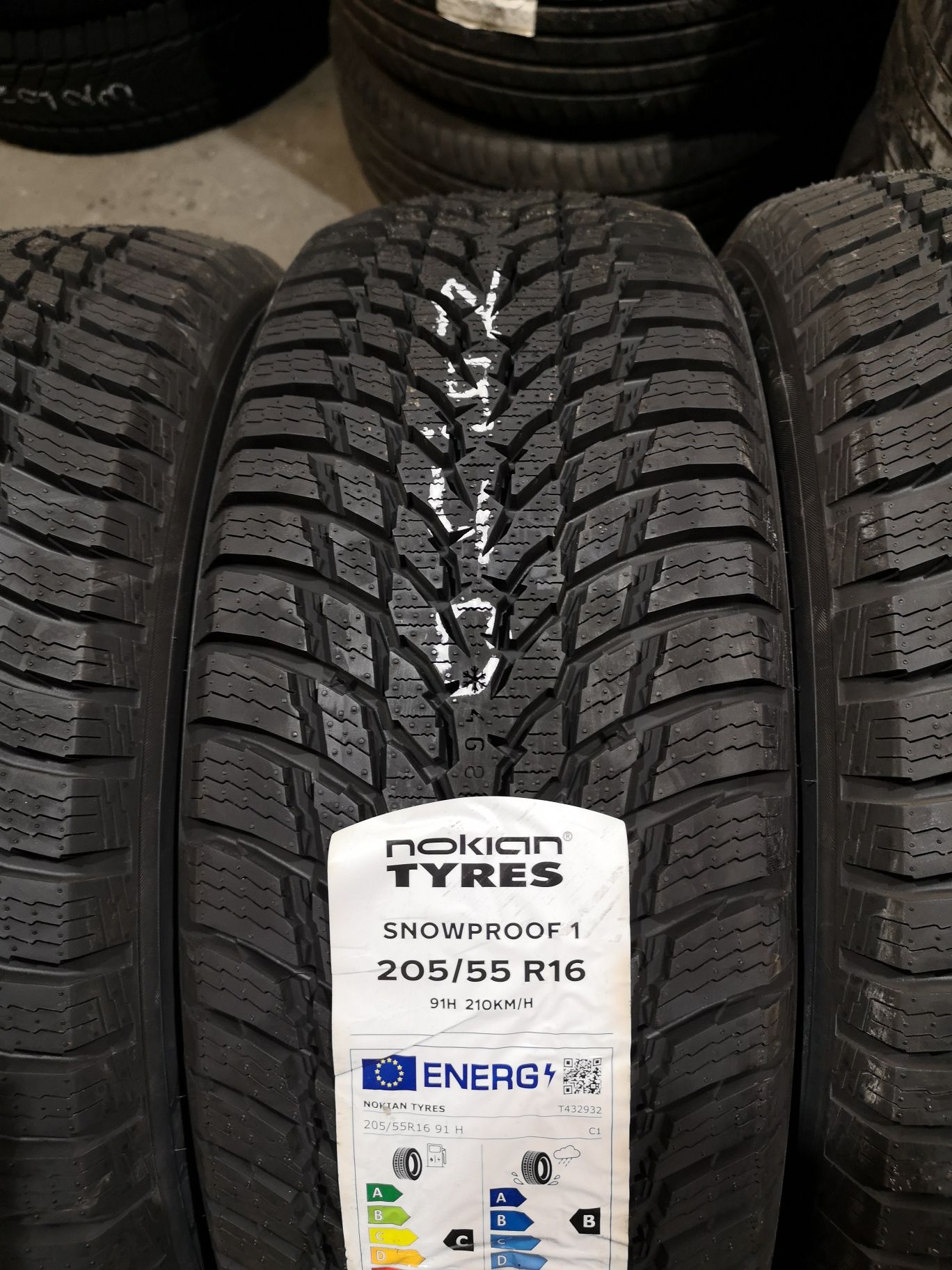 Nowe opony zimowe 205/55/16 Nokian SnowProof 1 4szt