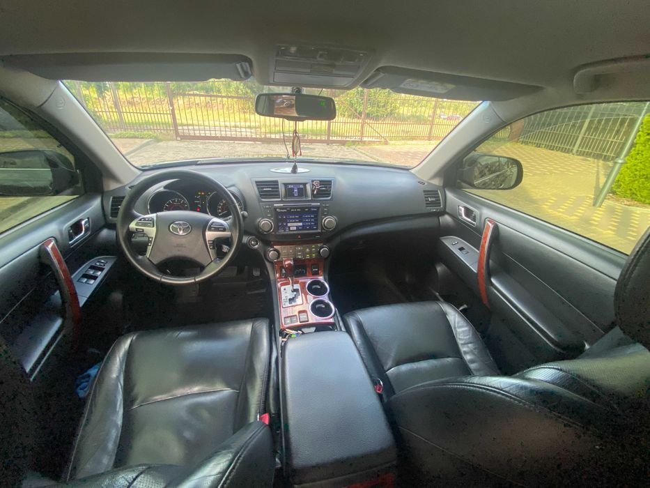Продам Toyota Highlander 2013