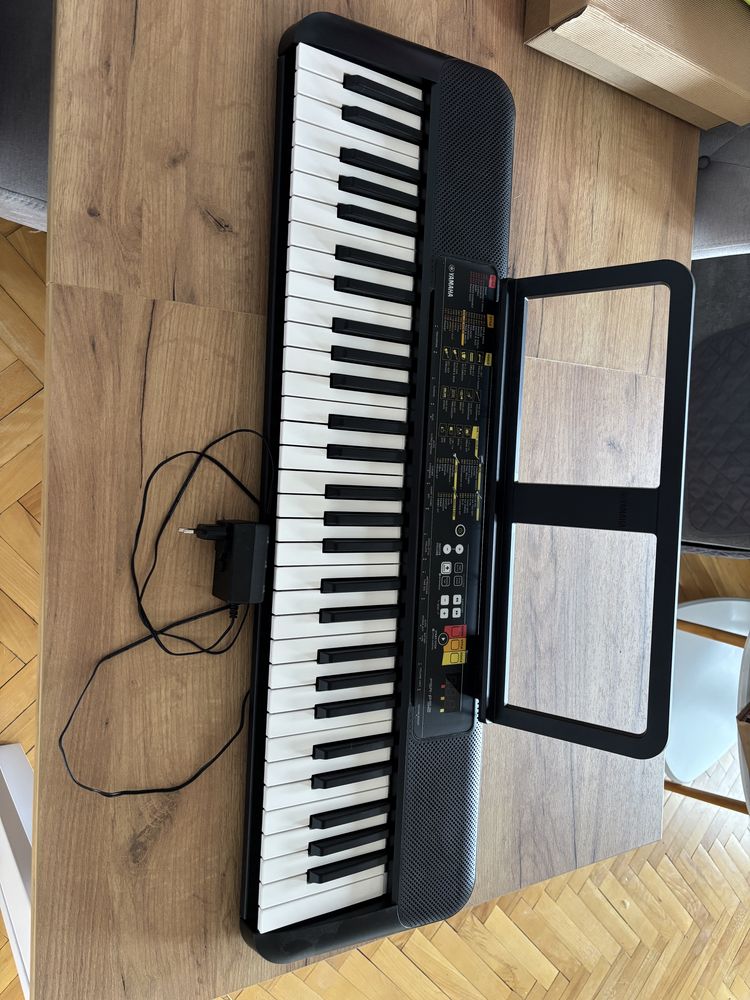 YAMAHA PSR-F52 – KEYBOARD w stanie idealnym