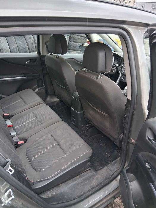 Sprzedam Opel Zafira2016r, 1.6cdti-uszkodzony silnik, nowa cena!
