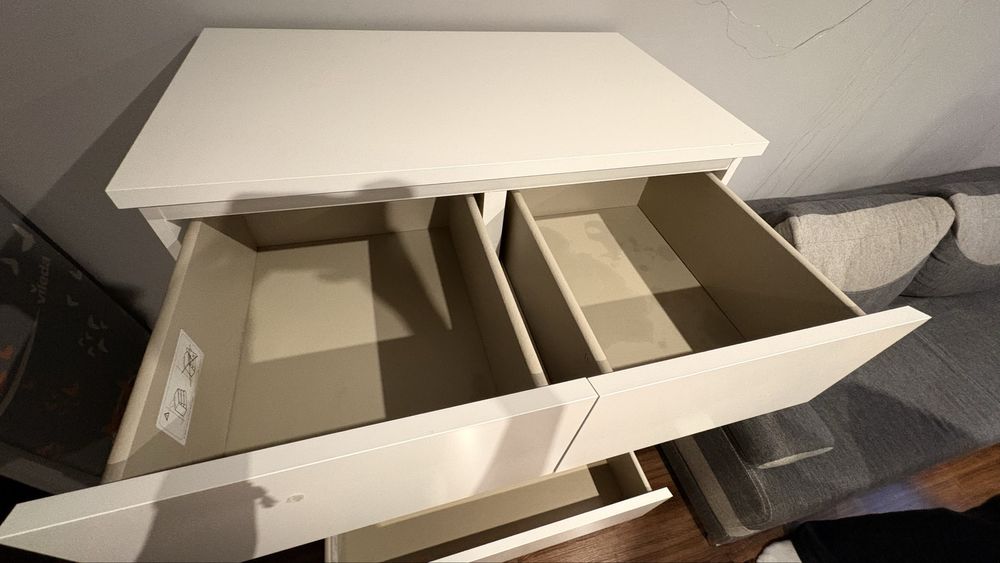 Biała komoda IKEA 6 szuflad nowoczesna, pojemna.