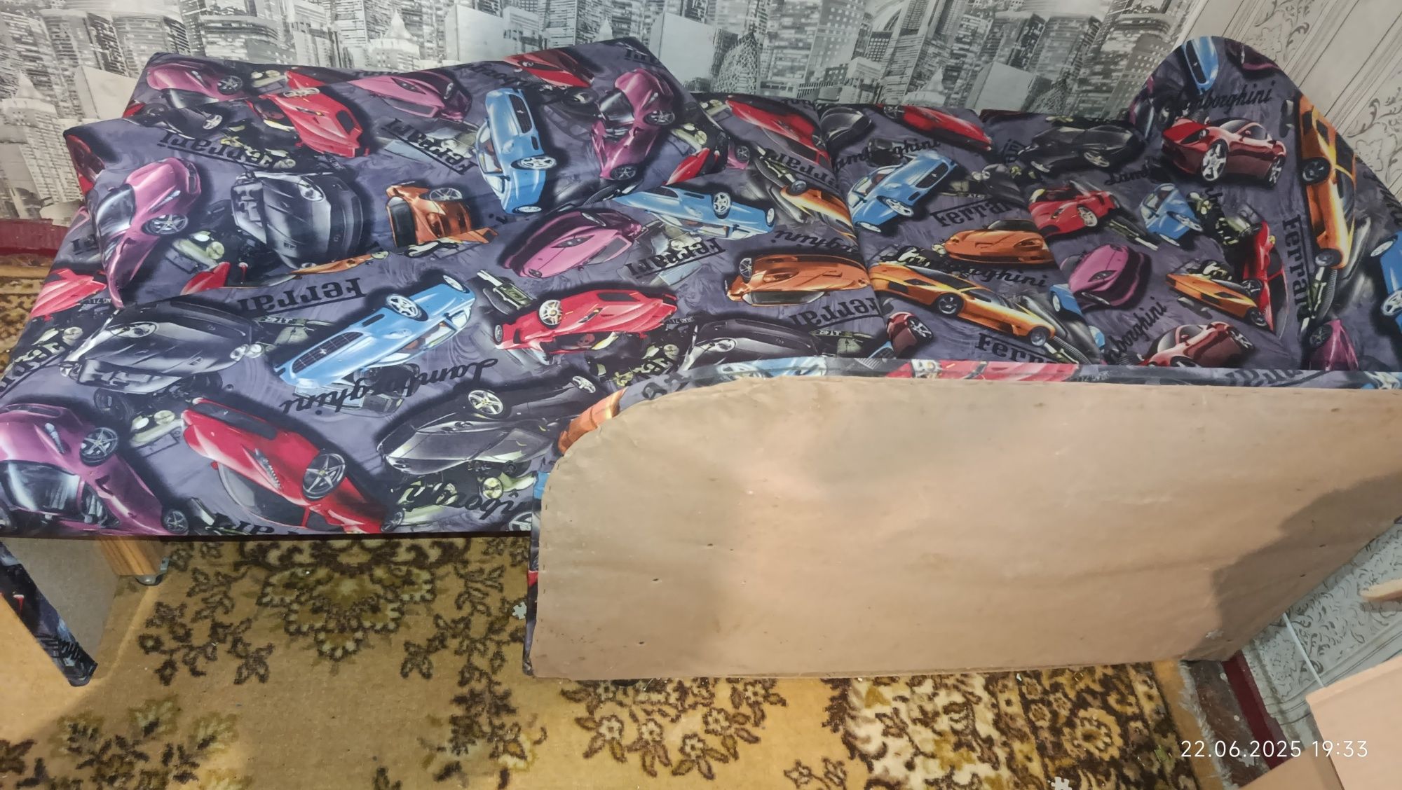 Продам диван кубик