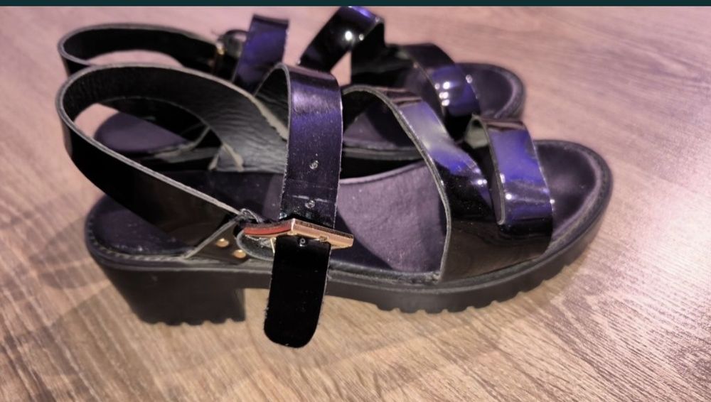 Літне взуття для жінок