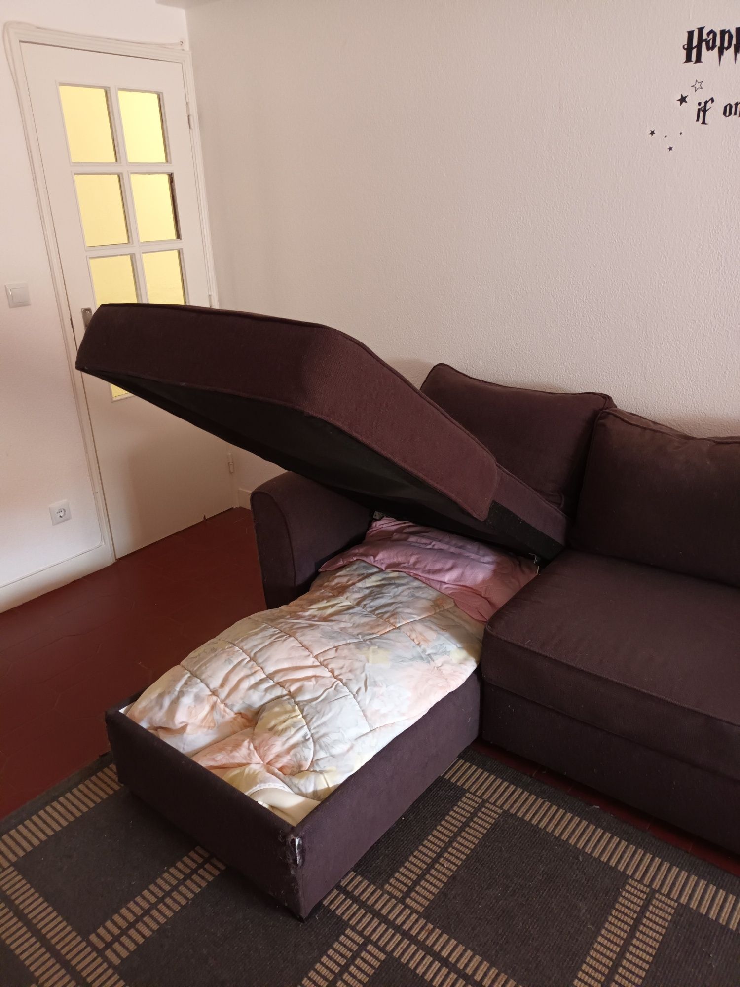 Sofá cama com chaise long