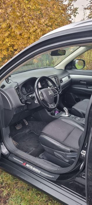 Outlander PHEV, Аутлендер