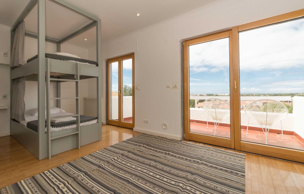 Belixes de madeira de alta qualidade/Bunk beds made of quality wood