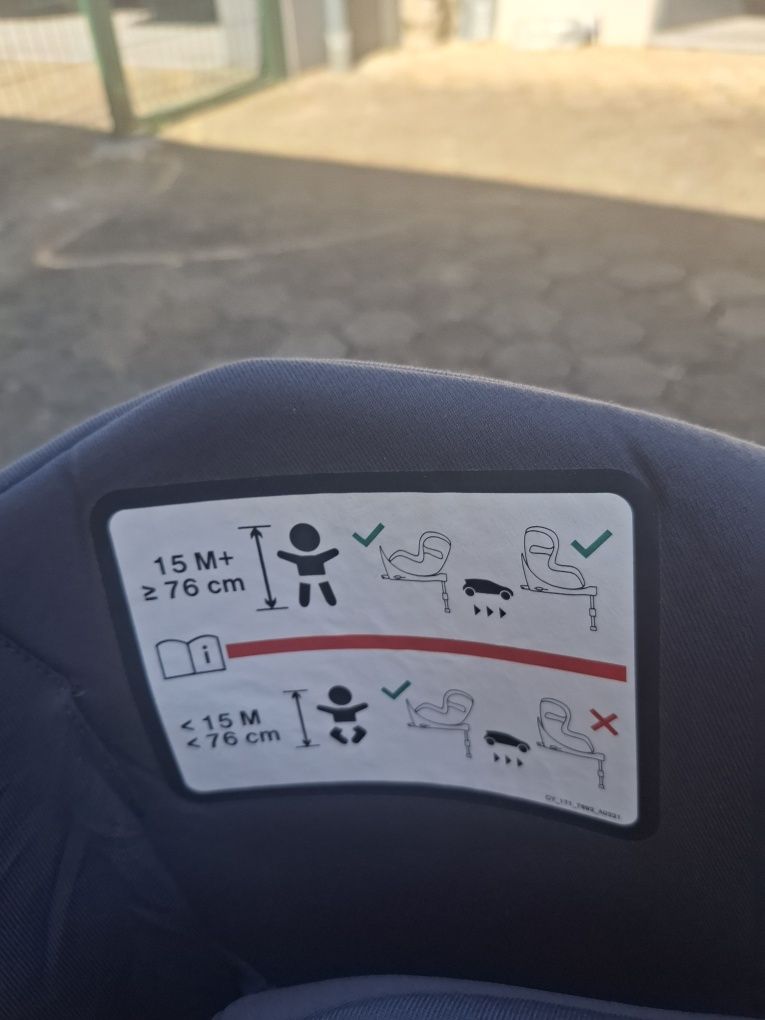 Cadeira rotativa Cybex Sirona S2.