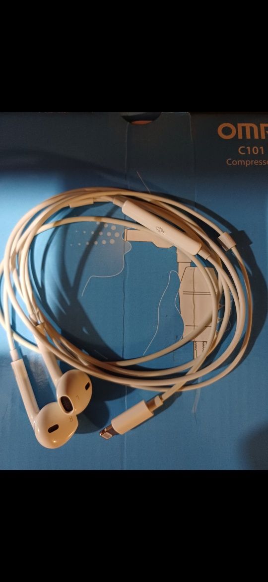 Навушники Apple iPhone EarPods with Mic Lightning