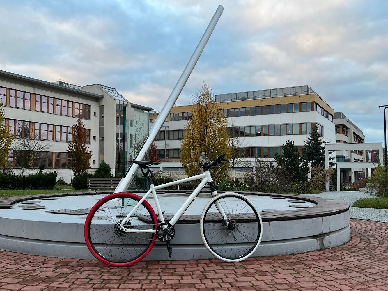 Cannondale Bad Boy, ultra solo LEFTY HEADSHOK, limited white edition.