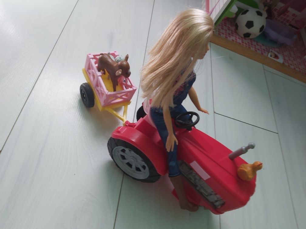 Barbie lalka z traktorem farmerka mattel