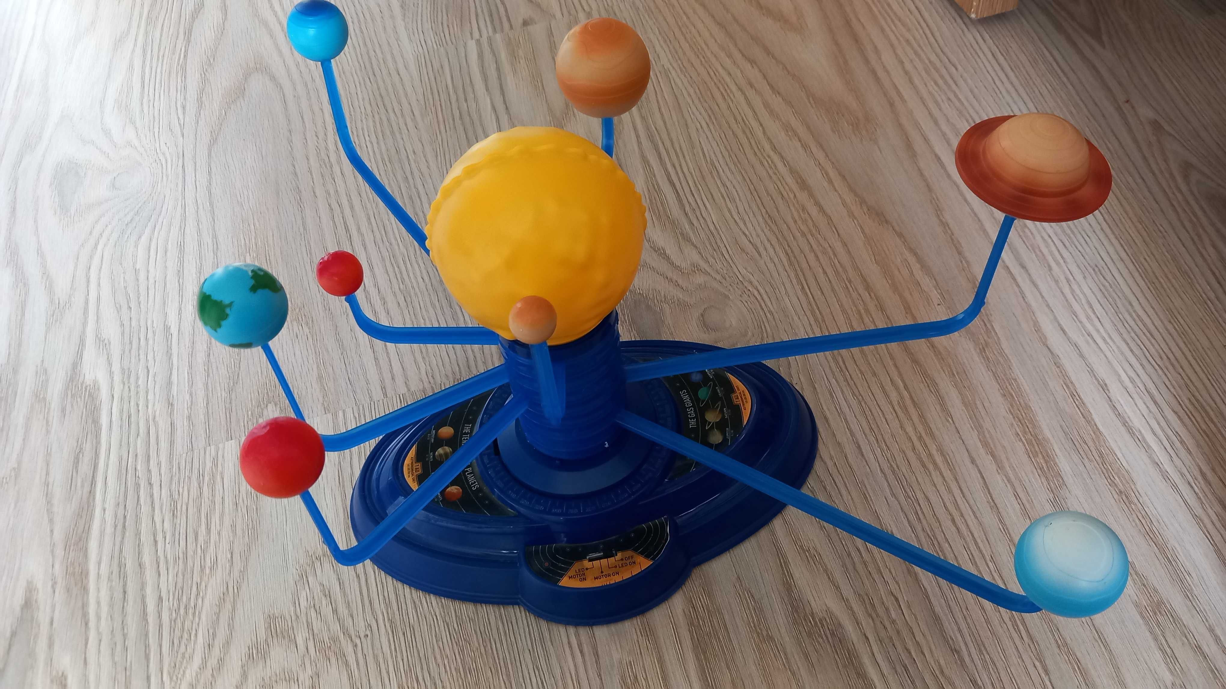 Układ słoneczny Clementoni naukowa zabawa - niepewny mechanizm
