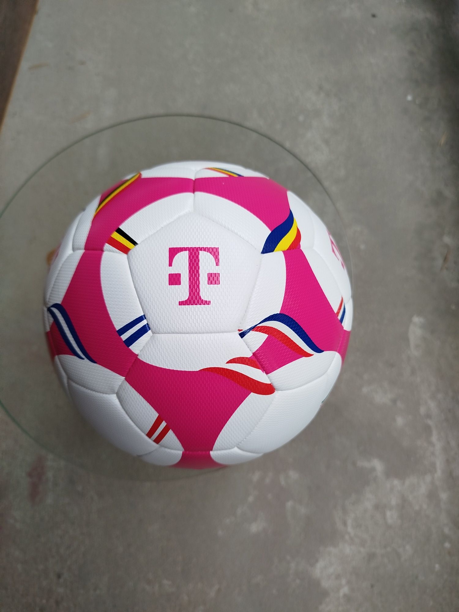Sprzedam piłka nożna T-Mobile.Limitowana edycja.