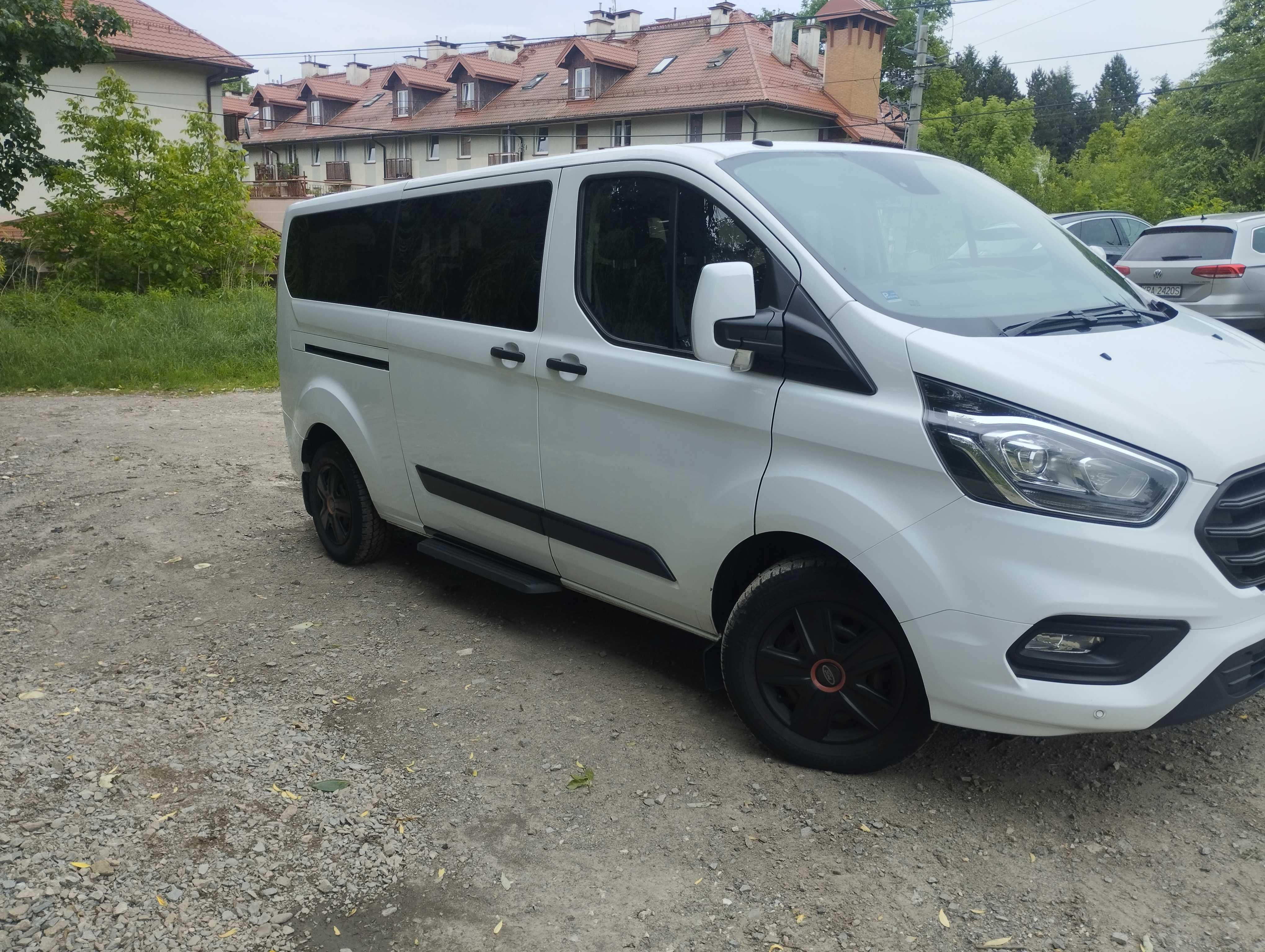 Sprzedam ford custom 9 osobowy