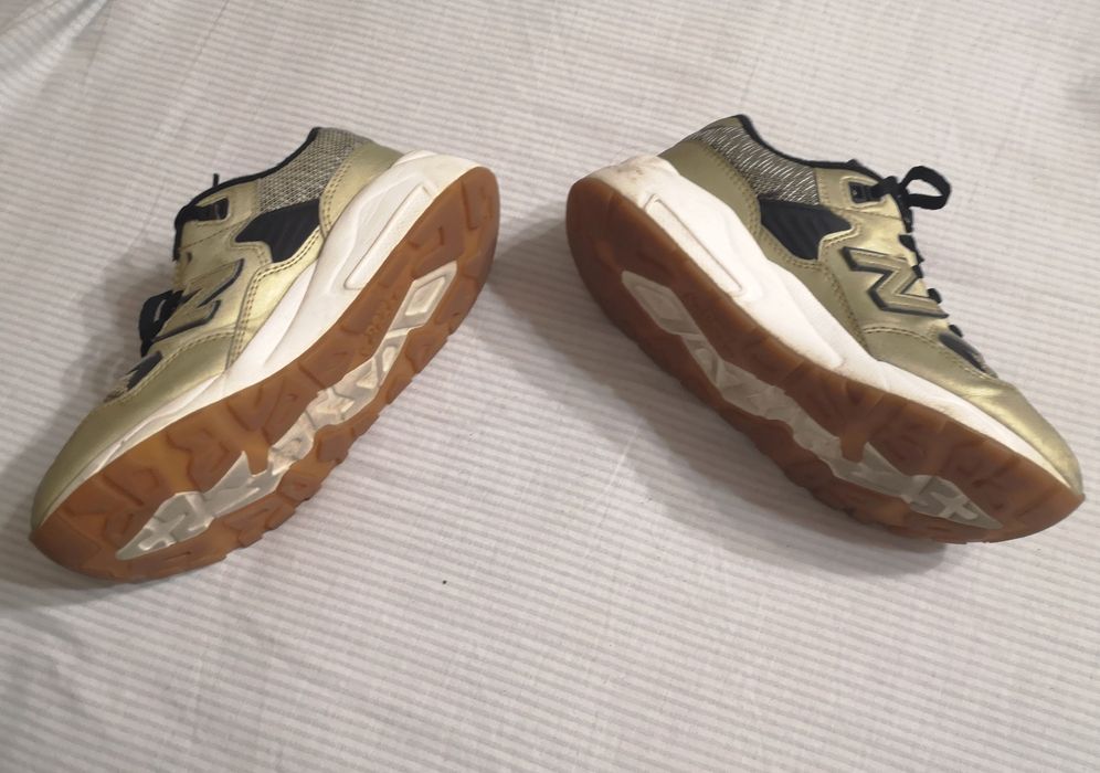 Para venda - Sapatilhas NB de mulher  - Originais