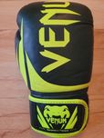 Rękawice bokserskie Venum 12 OZ z podpisem Marcina Różalskiego