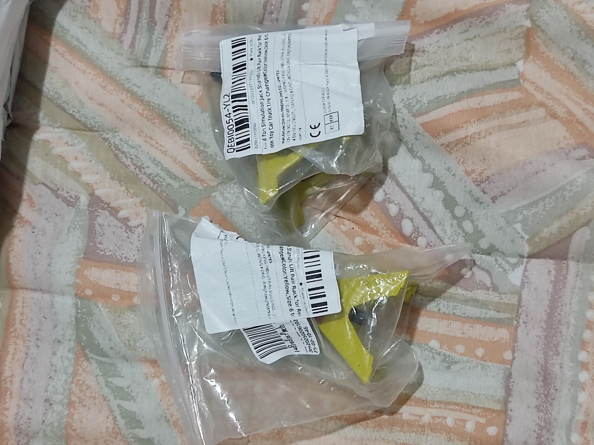 2 unidades mini macacos