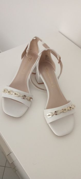 Sapatos Femininos Brancos