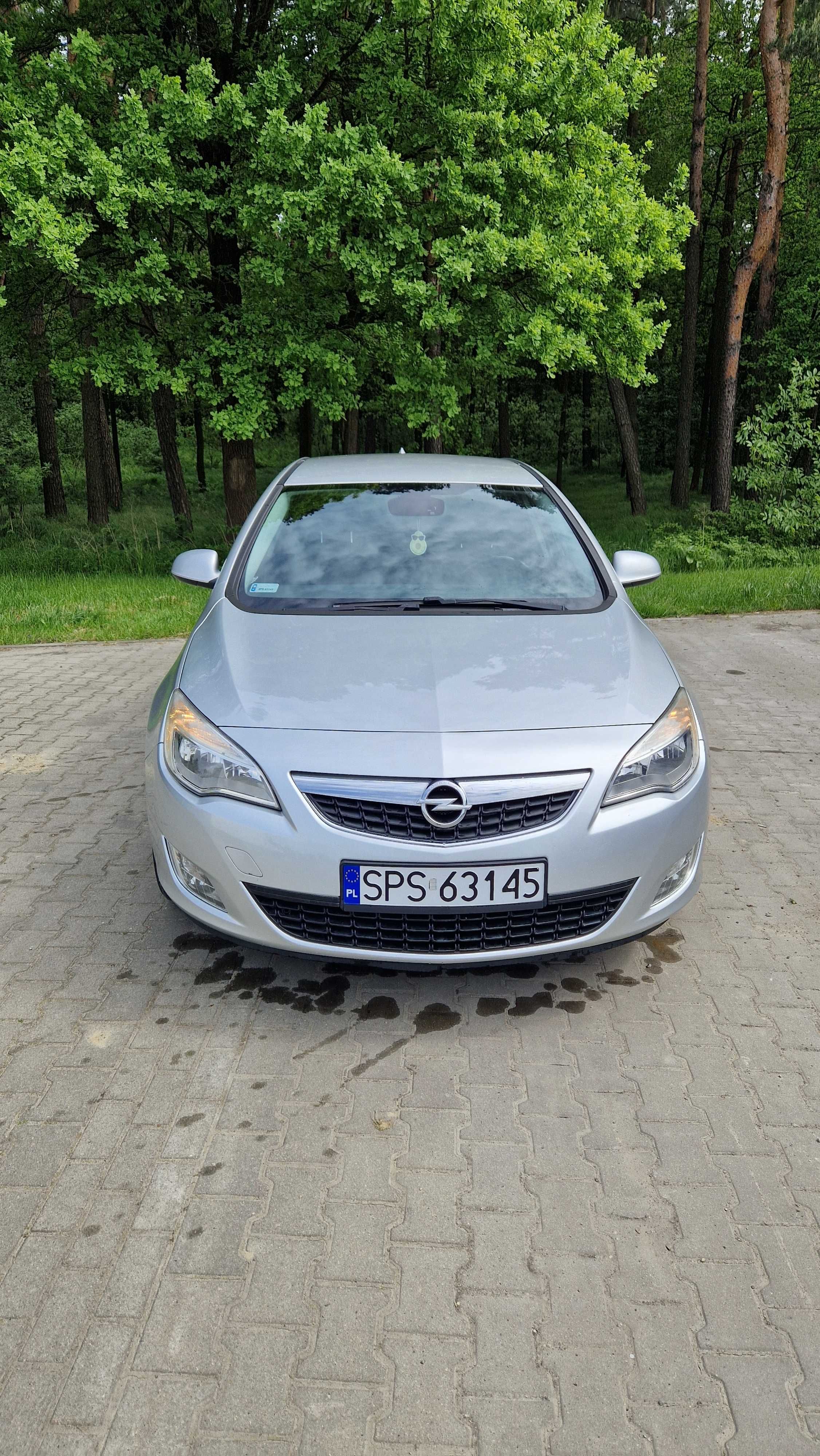 Opel Astra J 1.7 serwisowany NOWY 2-MAS i 4 WTRYSKI