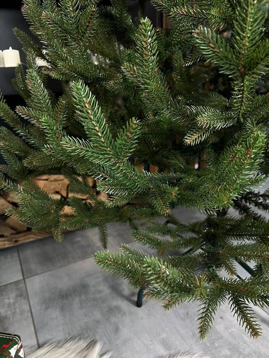 ялинка Віденська лита зелена 2,1м. в коробці