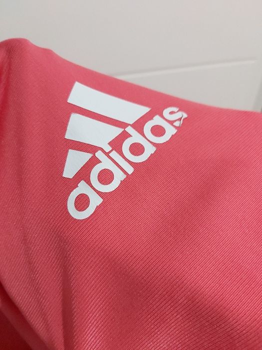 Piękna bluza z firmy ADIDAS śliska 128 cm.